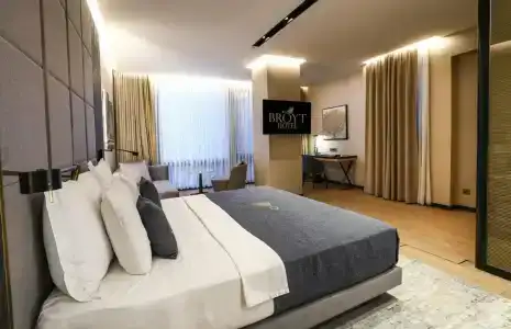 Broyt Suites - 2
