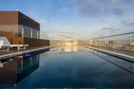 Aria Grand & - 44