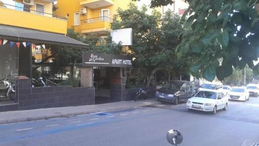 Rose Garden Apart - 37