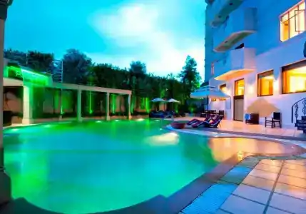 Howard Plaza The Fern, - 86