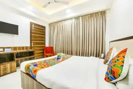 FabSapphire Inn - 44