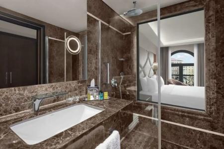 DoubleTree by Hilton Istanbul Esentepe - 76