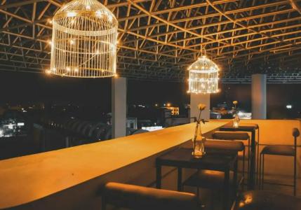 Howard Plaza The Fern, - 31