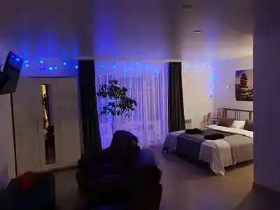 Alex - 5