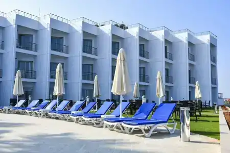 Mimoza Seafront & Beach - 4