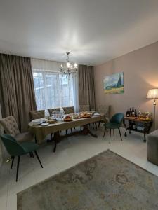 Central Park 33 - 48