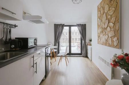 Невский проспект - 84