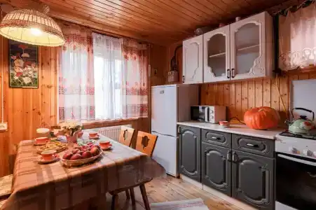 Монастырская изба - 36