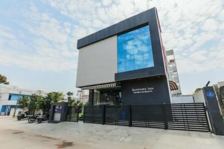 FabSapphire Inn - 13