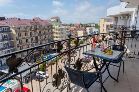 Royal by Undersun - 64