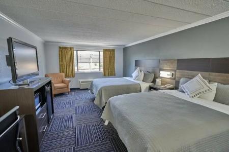 The Admiralty Inn & Suites - 59