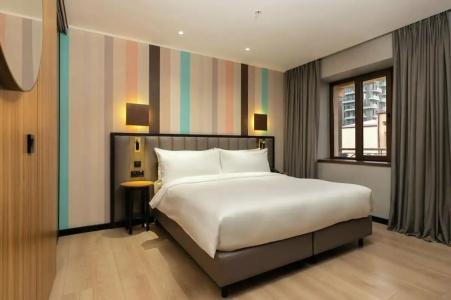 Ramada Encore by Wyndham - 1