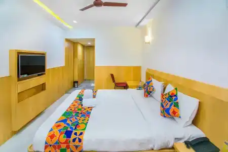 FabExpress Picnic Plaza Mylapore - 43