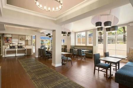 Hampton Inn & Suites Fort Lauderdale Airport - 66