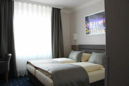 St.Joseph Hamburg - Reeperbahn St.Pauli Kiez - 29