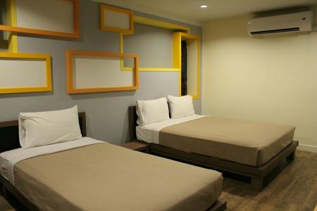 Samsen Sam Place - 98