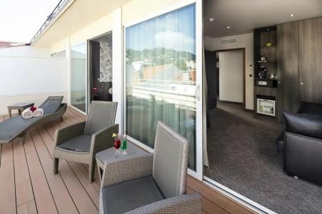 Best Western Premier Le Patio des Artistes Wellness Jacuzzi - 24
