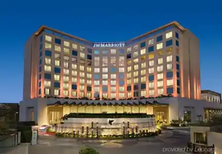 Jw Marriott Mumbai Sahar Airport - 4