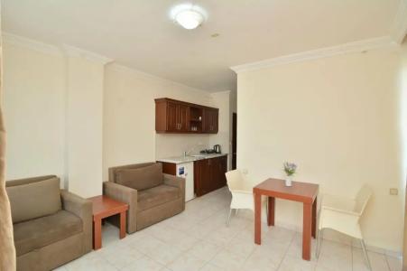 Rose Garden Apart - 91