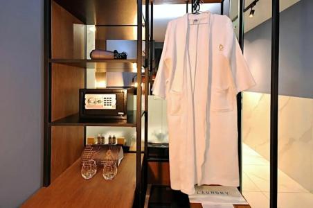 Elle Boutique - 21