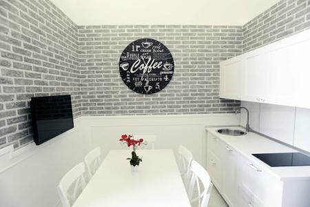 Piazza Bovio 22 - 28