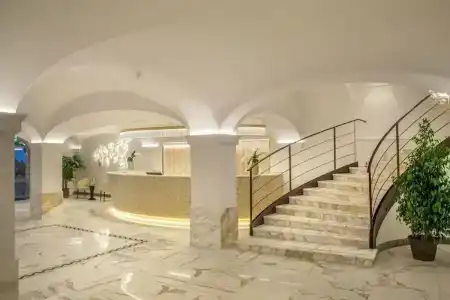 Shangri-La Roma By Omnia Hotels - 2