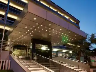 Courtyard by Marriott Rome Central Park - 3