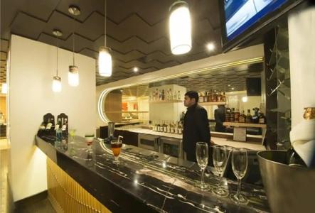 Howard Plaza The Fern, - 47