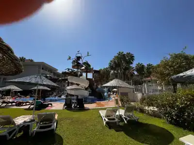 Utopia Resort & Residence - 23