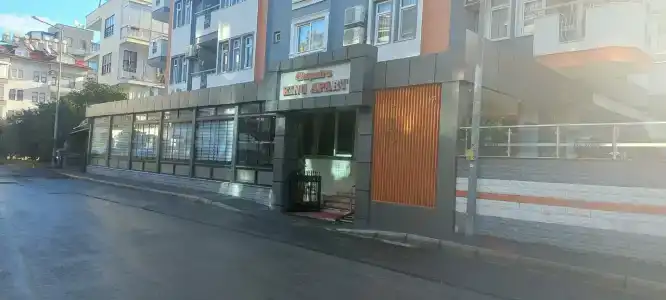 Cleopatra King Apart - 14