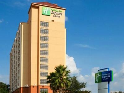 Holiday Inn Express & Suites - Nearest Universal Orlando, an IHG - 11