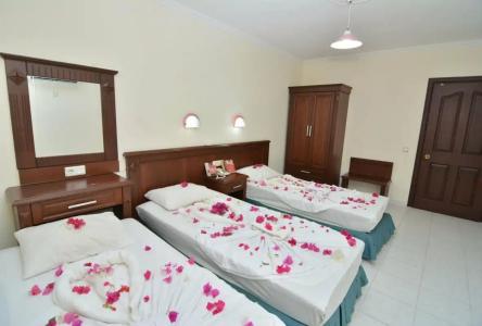 Rose Garden Apart - 97