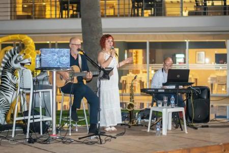 Mimoza Seafront & Beach - 8