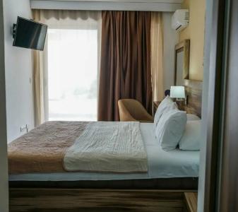 & Beach Club Mediterraneo Liman - 31