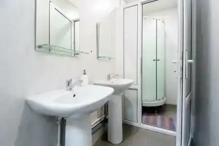 YU Hostel - 7