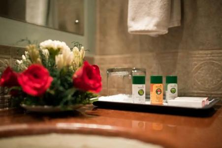 Howard Plaza The Fern, - 32