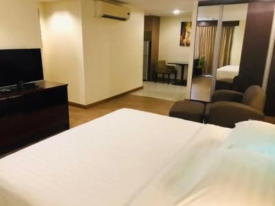 Lohas Residences Sukhumvit - 28