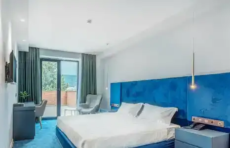 Ramada by Wyndham Tbilisi Old City - 13