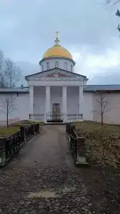 У монастыря - 3