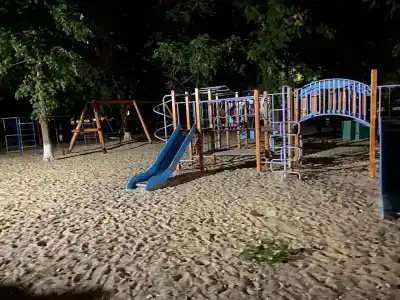 База отдыха электродного завода - 10