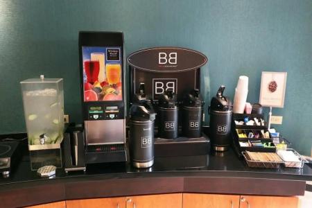 Fairfield Inn & Suites Airport - 22
