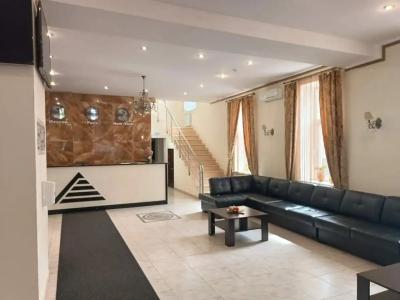 Пирамида - 81