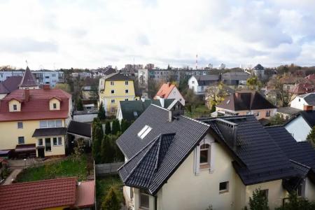 Современная студия Голубая с ванной у озера - 32