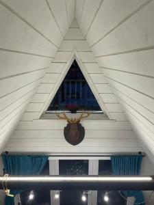 Треугольный стильный дом рядом с сыроварней - 80