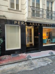 Pera Arya - 28