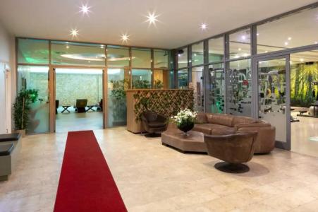 Ramada & Suites by Wyndham İstanbul Ataköy - 39