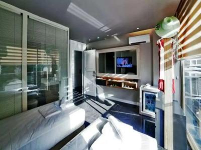 Upperhouse - 6