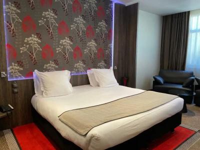 Best Western Premier Le Patio des Artistes Wellness Jacuzzi - 77