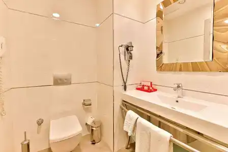 Ramada & Suites by Wyndham İstanbul Ataköy - 66