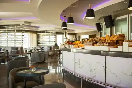 Renaissance Izmir - 13